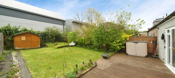 4 bedrooms House in Chessington, United Kingdom No. 10499 18