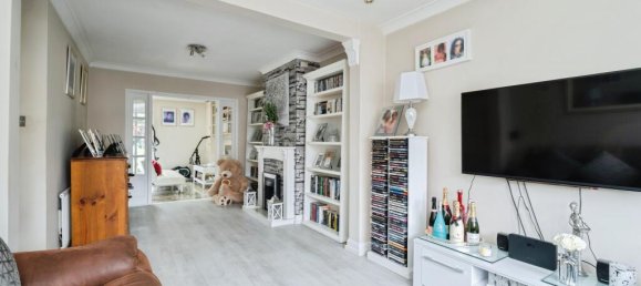 4 bedrooms House in Chessington, United Kingdom No. 10499 15