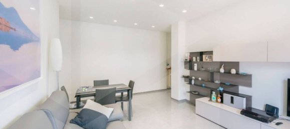 2 bedrooms Apartment in Milan, Italy No. 332135 2