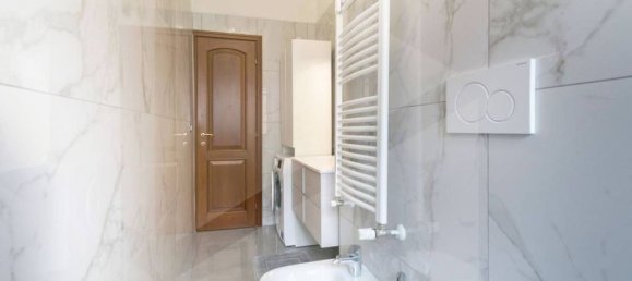 2 bedrooms Apartment in Milan, Italy No. 332135 14