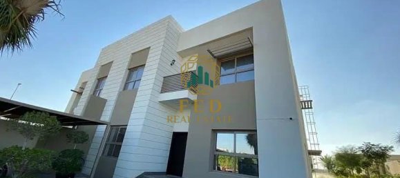 4 bedrooms Villa in Sharjah, UAE No. 8209 5