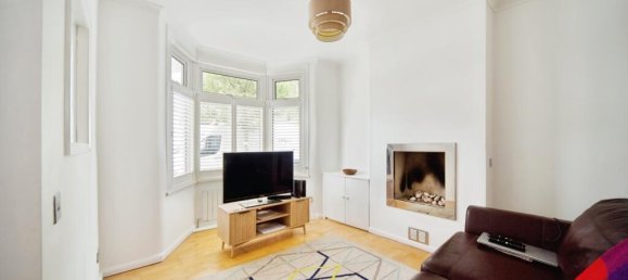 3 bedrooms House in London, United Kingdom No. 11480 3