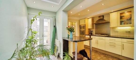 3 bedrooms House in London, United Kingdom No. 11480 7