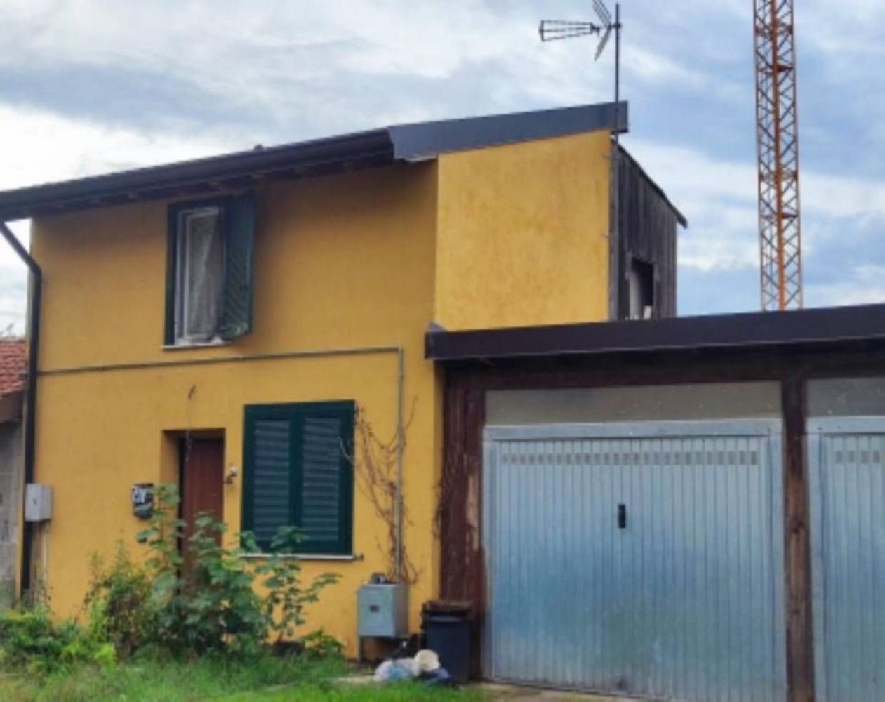 3 rooms Apartment in Fino Mornasco, Italy No. 8387