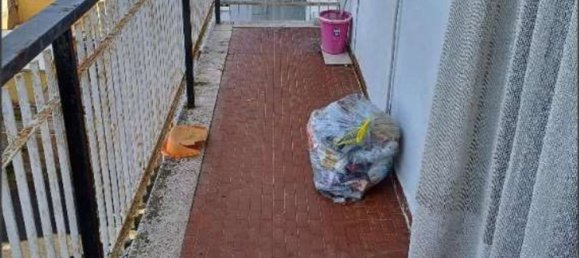 6 rooms Apartment in Aprilia, Italy No. 98659 4