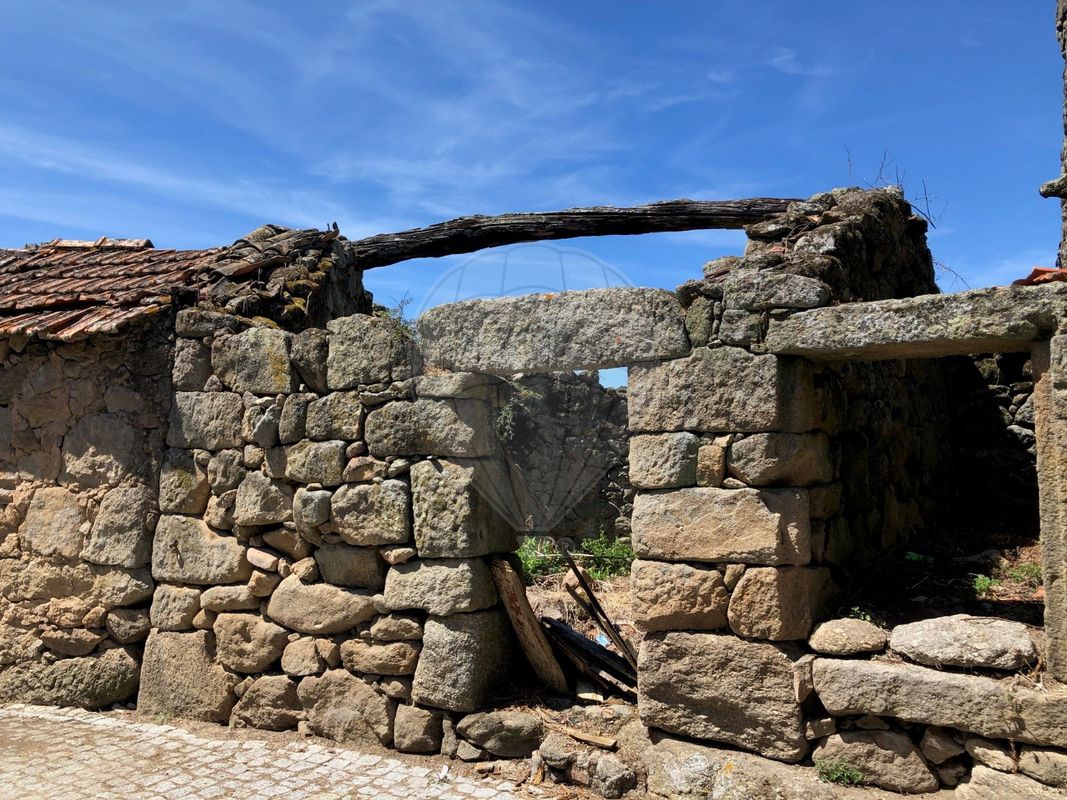 2 Schlafzimmer Haus in Mesquitela, Portugal, Nr. 20515