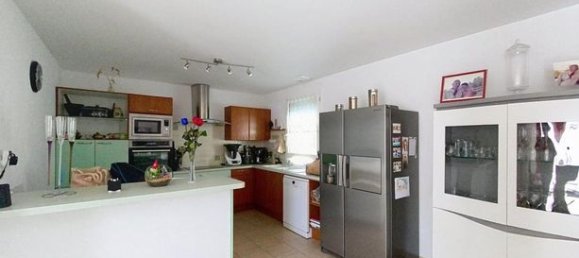 3 bedrooms House in Tarn, France No. 300681 3