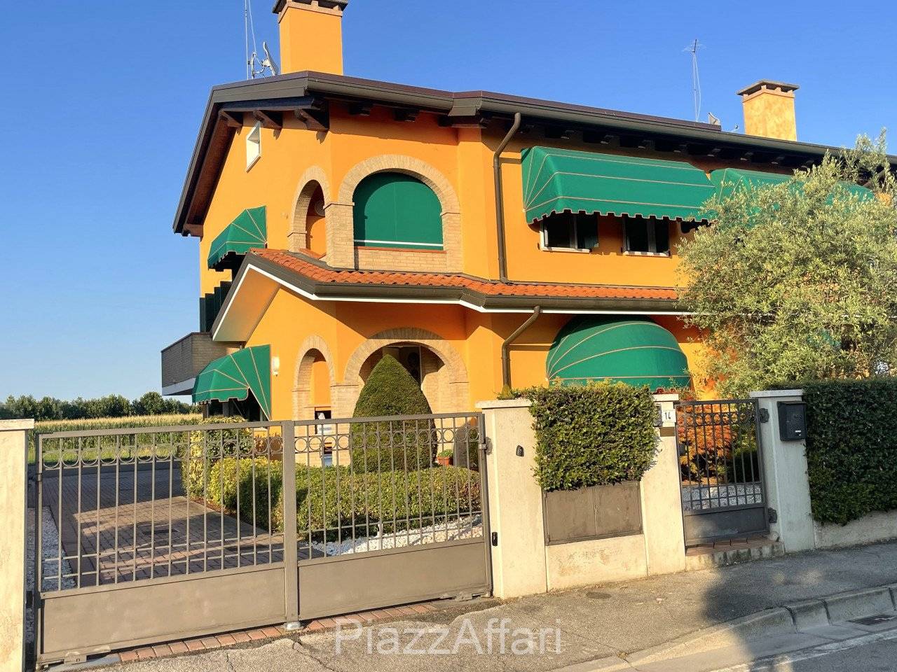 3 Schlafzimmer Villa in Brugine, Italy, Nr. 138498