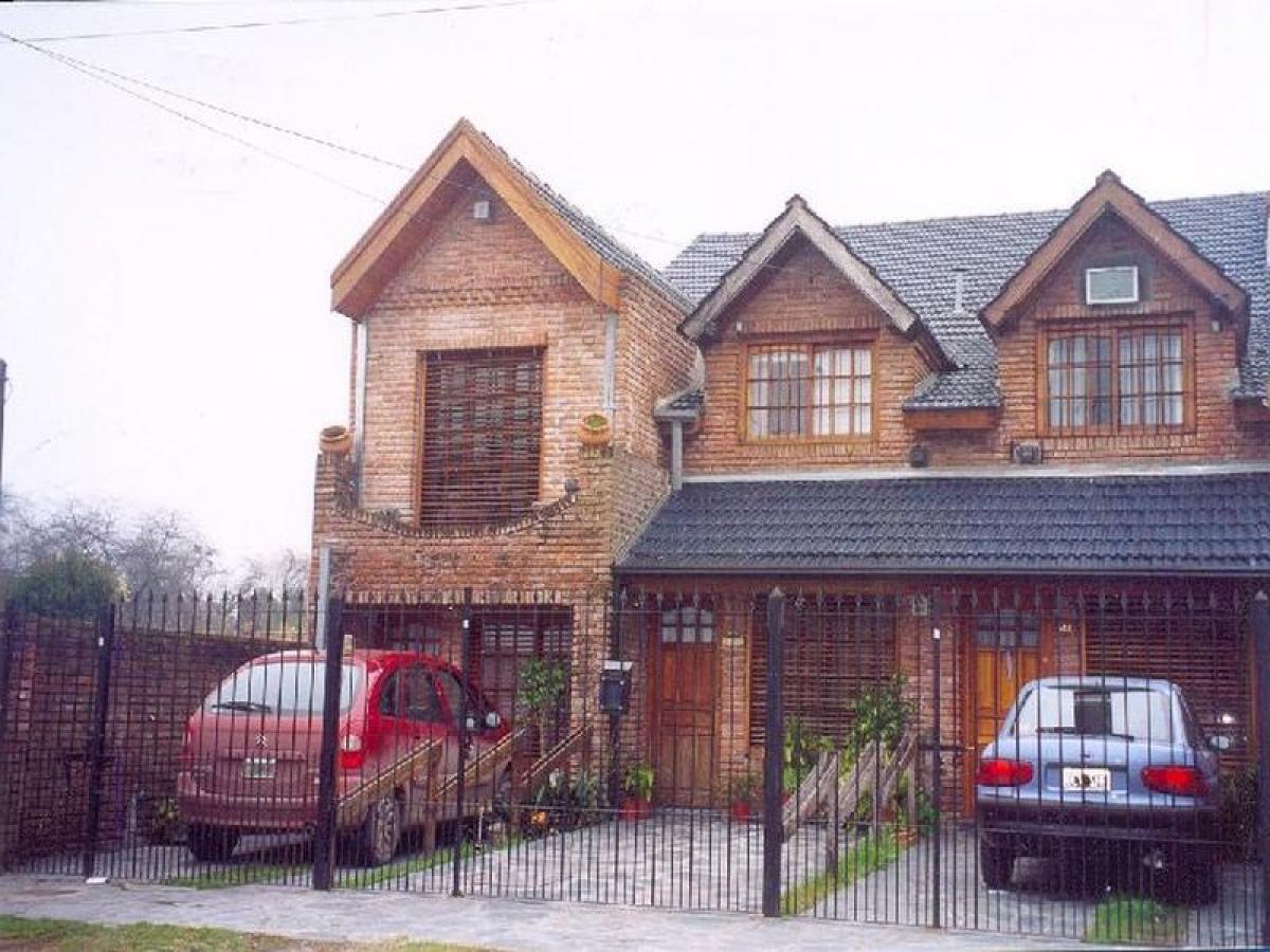 3 bedrooms House in San Miguel, Argentina No. 84993