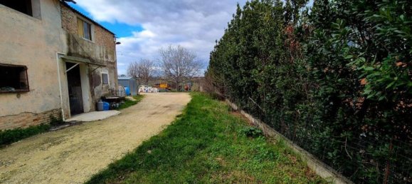 9 rooms House in Nocciano, Italy No. 41880 9