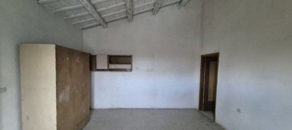 9 rooms House in Nocciano, Italy No. 41880 32