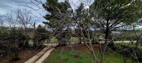 9 rooms House in Nocciano, Italy No. 41880 17