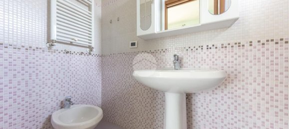 3-Zimmer Wohnung in Rome, Italy, Nr. 47730 8