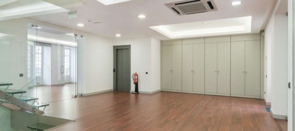 493m² Building in Lisbon, Portugal No. 91959 13