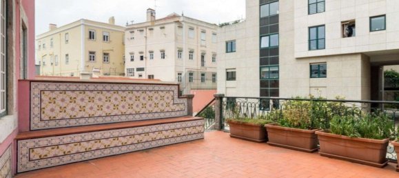 493m² Building in Lisbon, Portugal No. 91959 21