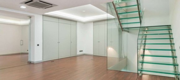 493m² Building in Lisbon, Portugal No. 91959 4