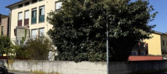 4 Schlafzimmer Wohnung in Cento, Italy, Nr. 321433 4