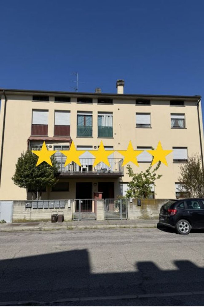 4 Schlafzimmer Wohnung in Cento, Italy, Nr. 321433