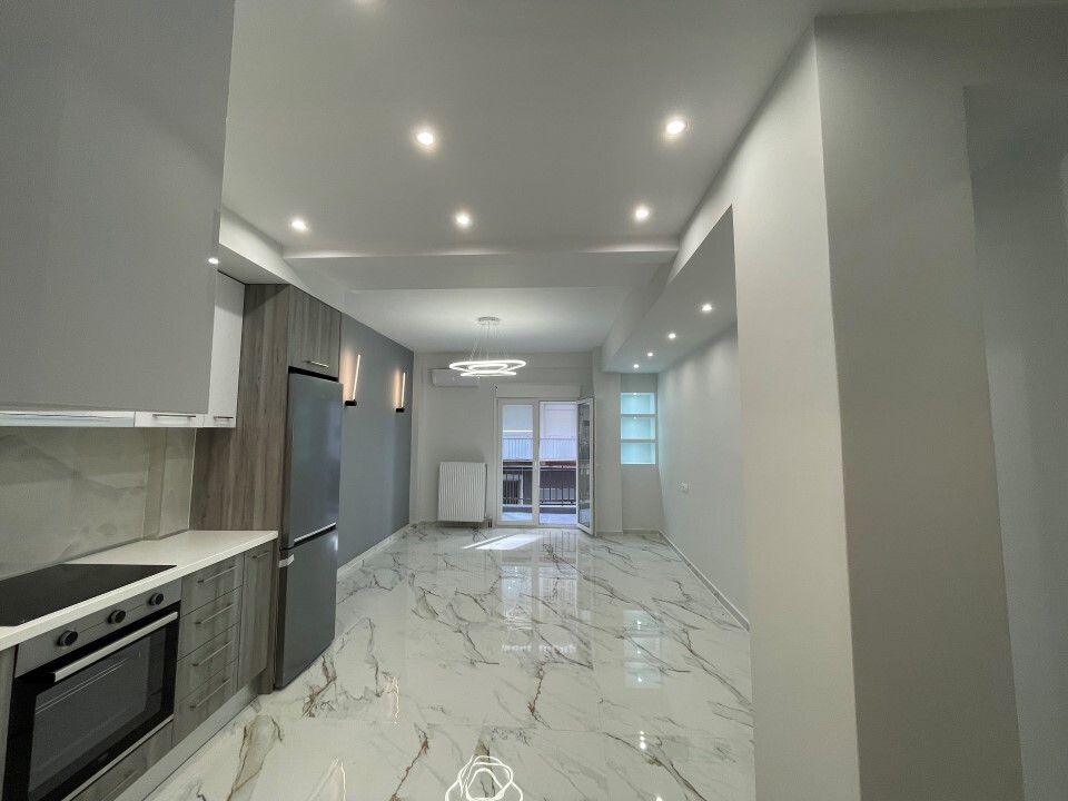 Квартира с 2 спальнями в Салоники, Греция № 2508