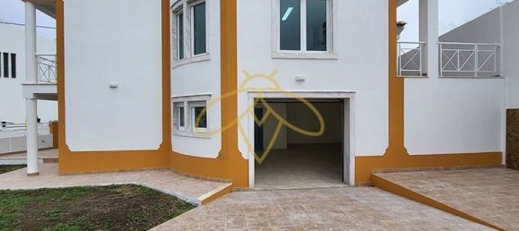 3 bedrooms Townhouse in Ericeira, Portugal No. 148637 2