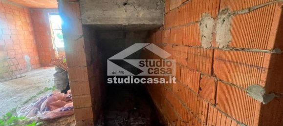 3-salle Appartement à Torrevecchia Pia, Italy No. 332707 31