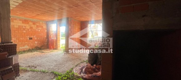 3-salle Appartement à Torrevecchia Pia, Italy No. 332707 27