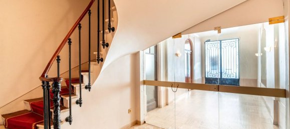 4 bedrooms Apartment in Paris, France No. 351596 21