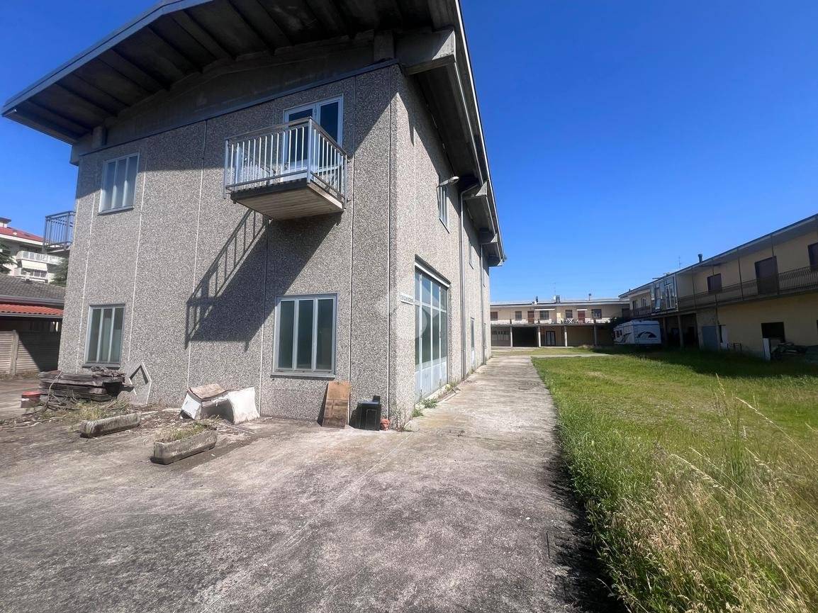 Studio in Varedo, Italy No. 260286