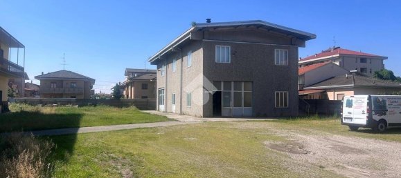 Studio in Varedo, Italy No. 260286 10