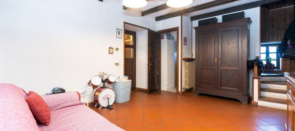 Дом с 3 комнатами в Демонте, Италия № 260553 10