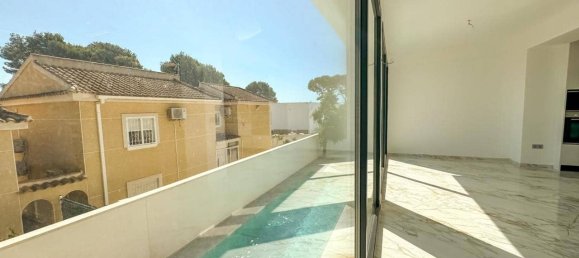 4 Schlafzimmer Haus in Torrevieja, Spain, Nr. 185970 44