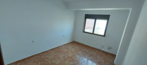 3 bedrooms Apartment in Manises, Spain No. 149376 4