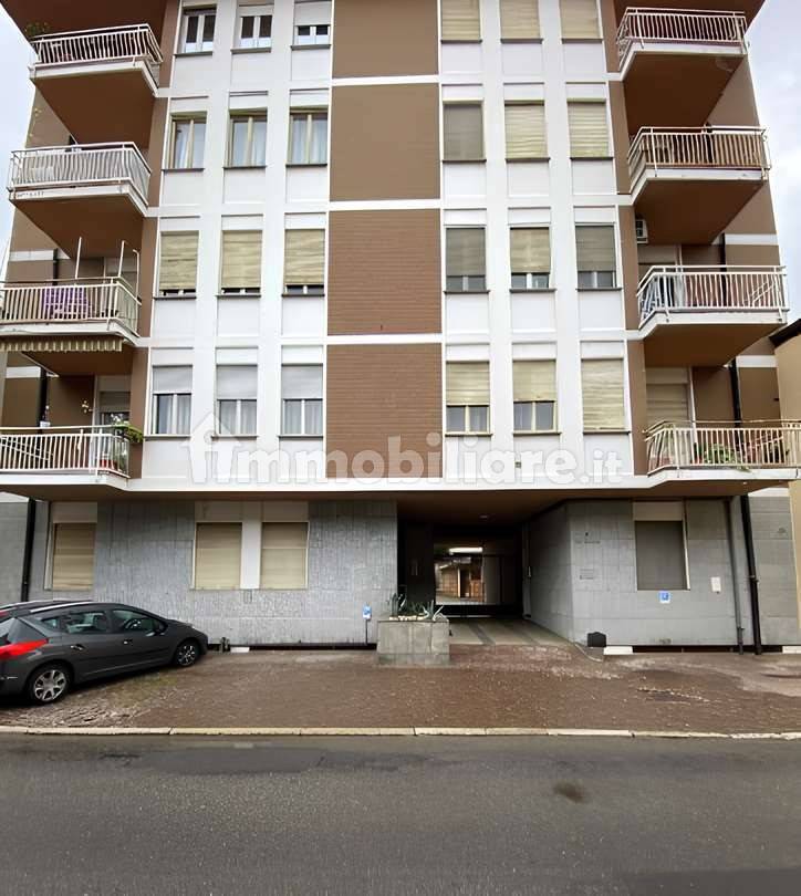 4 rooms Apartment in Turbigo, Italy No. 16824