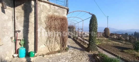 3 bedrooms Villa in Albavilla, Italy No. 14028 13