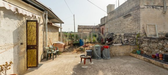 Дом с 4 спальнями в Джарратана, Италия № 326351 2