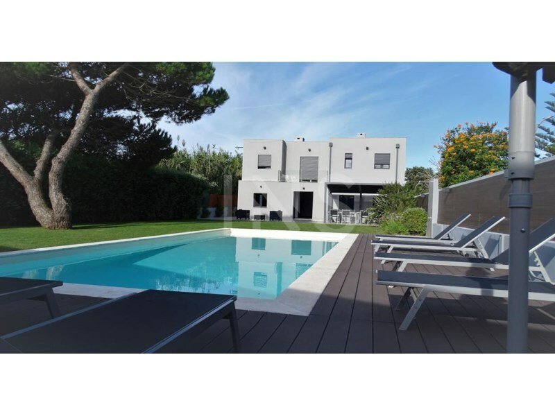 5 bedrooms Villa in Colares, Portugal No. 143765