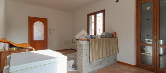 4 bedrooms Villa in Vestone, Italy No. 378827 16