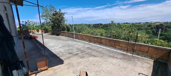 9 rooms House in Crecchio, Italy No. 28831 14