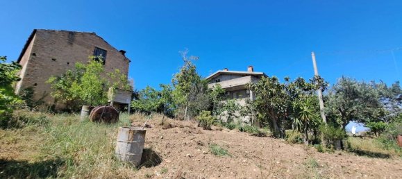 9 rooms House in Crecchio, Italy No. 28831 3