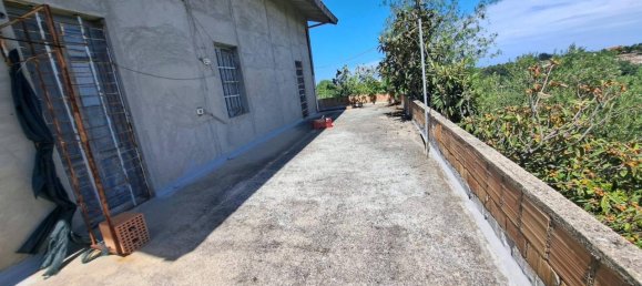 9 rooms House in Crecchio, Italy No. 28831 11