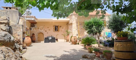 Коммерческая недвижимость с 4 спальнями в Крит, Греция № 8417 2