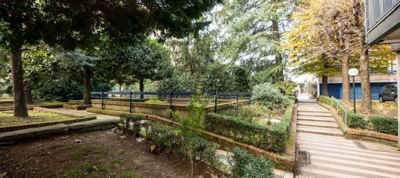 6 rooms Penthouse in Rho, Italy No. 338119 2