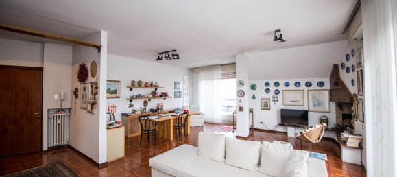 6 rooms Penthouse in Rho, Italy No. 338119 4