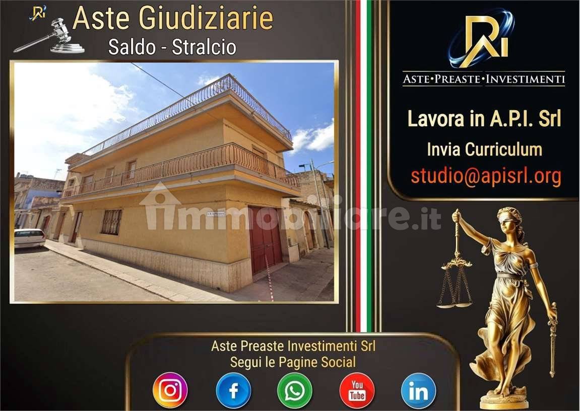 3 bedrooms Apartment in Vittoria, Italy No. 280873