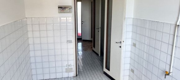 4 Schlafzimmer Wohnung in Gallarate, Italy, Nr. 363466 14