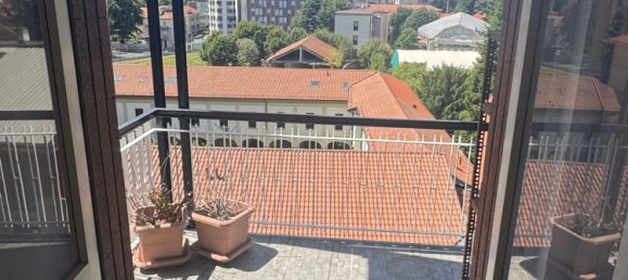 4 Schlafzimmer Wohnung in Gallarate, Italy, Nr. 363466 9