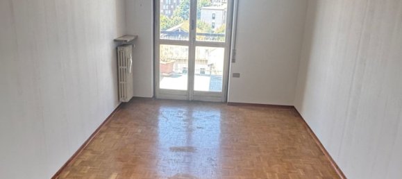 4 Schlafzimmer Wohnung in Gallarate, Italy, Nr. 363466 8