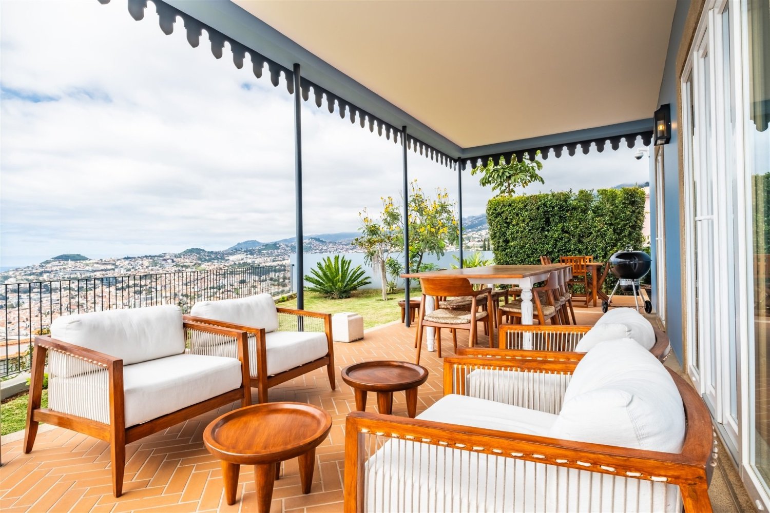 Casa de 3 dormitorios en Funchal, Portugal No. 138573