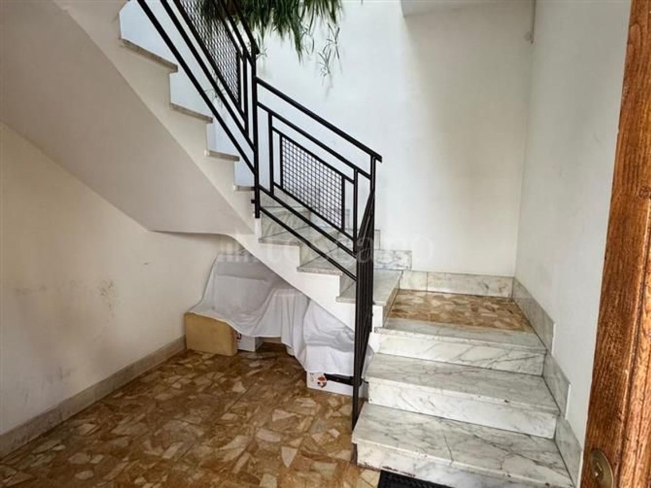 Dúplex de 10 habitaciónes en Avezzano, Italy No. 28243