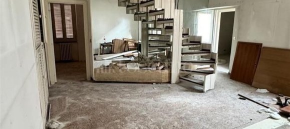 Dúplex de 10 habitaciónes en Avezzano, Italy No. 28243 4